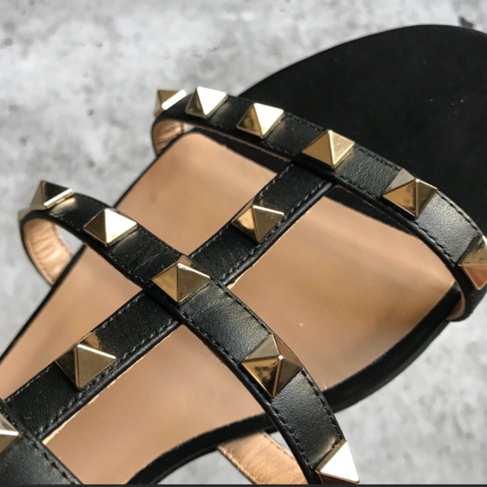 ⚜️SOLD⚜️Valentino Garavani The Rockstud Sandal - Picture 2 of 7